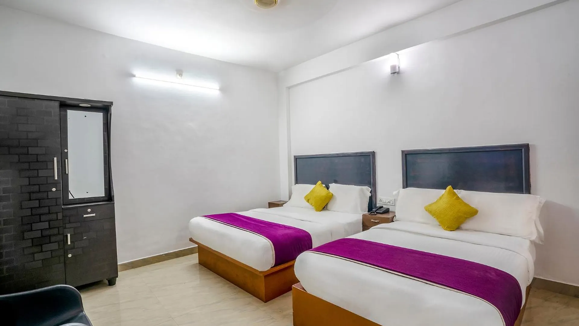 호텔 Fabhotel Abrigo Residency Anaviratty
