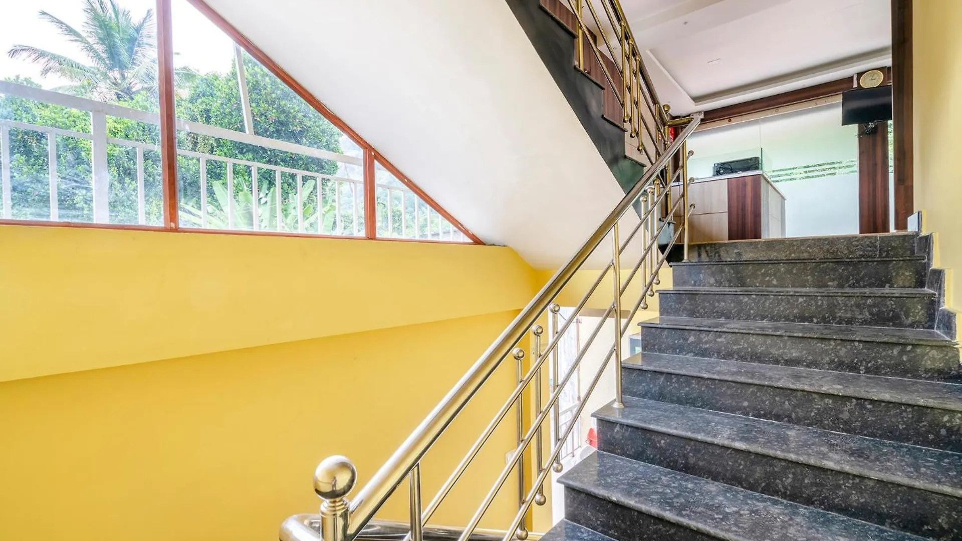 Fabhotel Abrigo Residency Anaviratty 인도