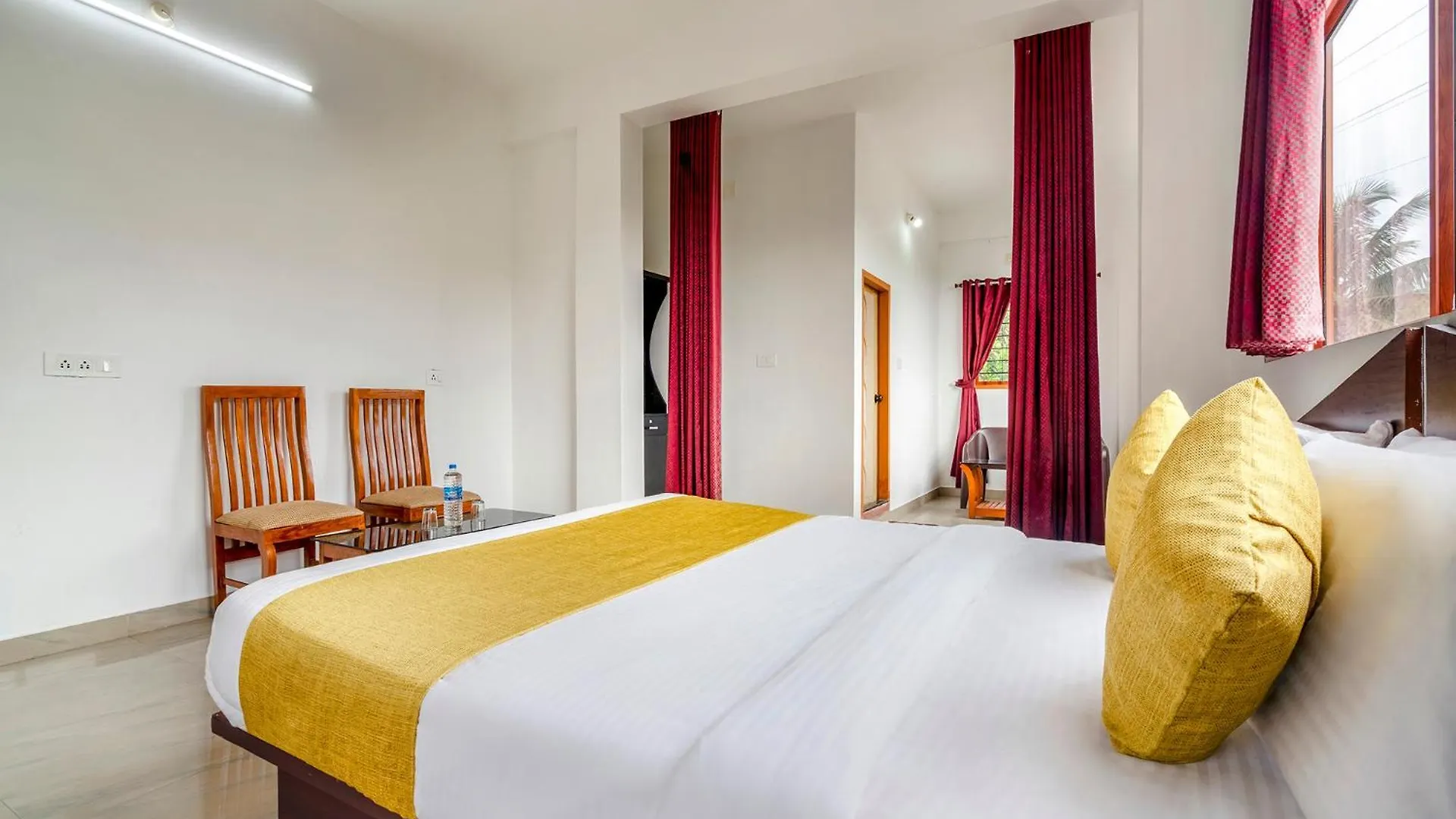 *** Hotel Fabhotel Abrigo Residency Anaviratty India